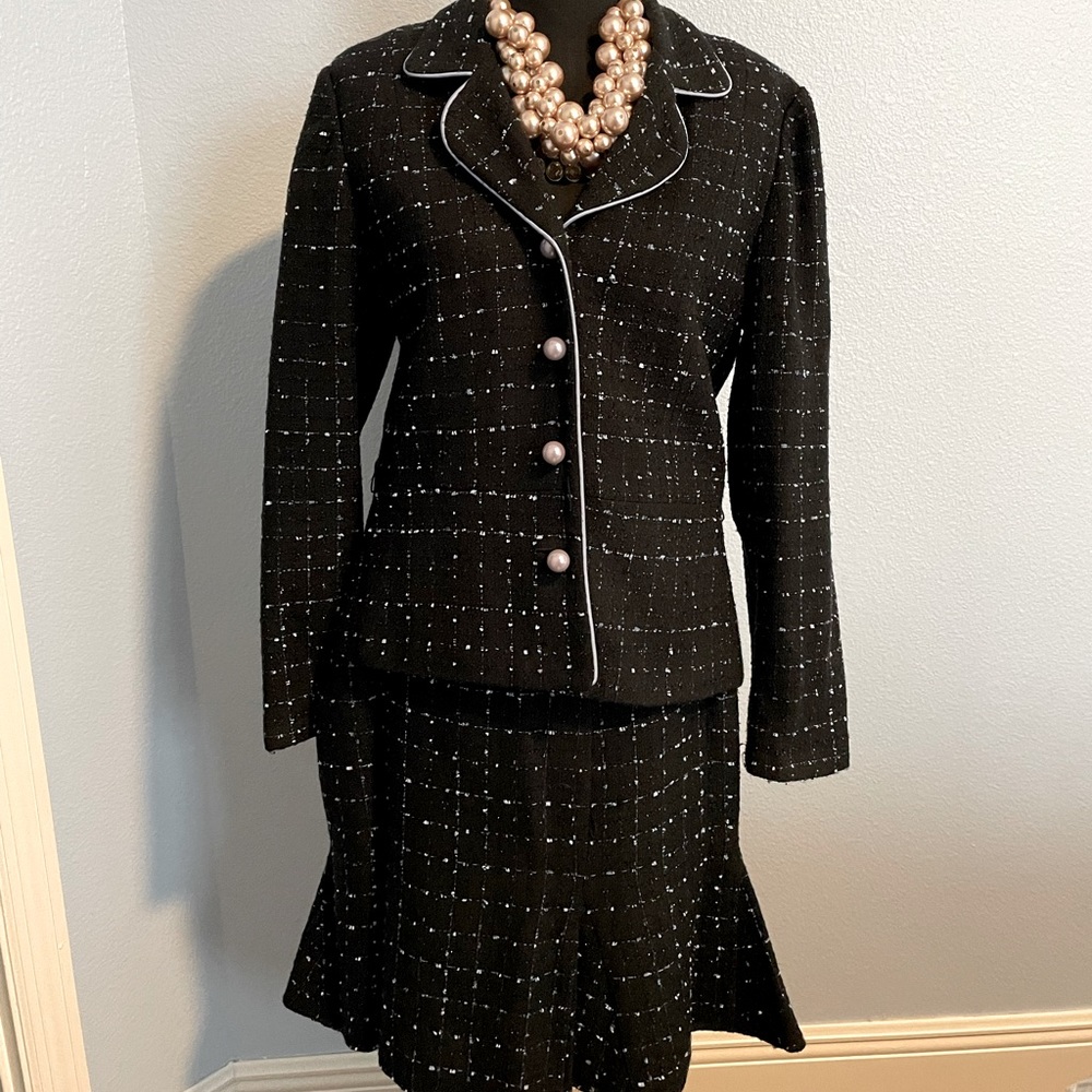 Jessica Howard Black Suit with Powder Blue Highlights a Size 12.